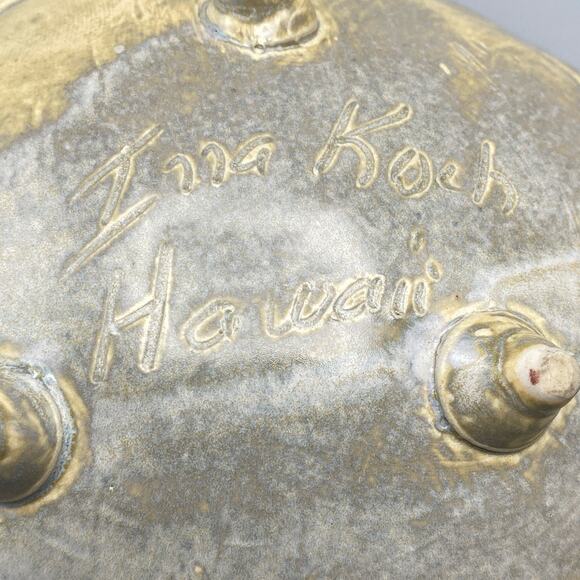 Ina Koch Hawaii Signed Art Pottery Ceramic Footed Dish Humpback Whale Design - Picture 9 of 10